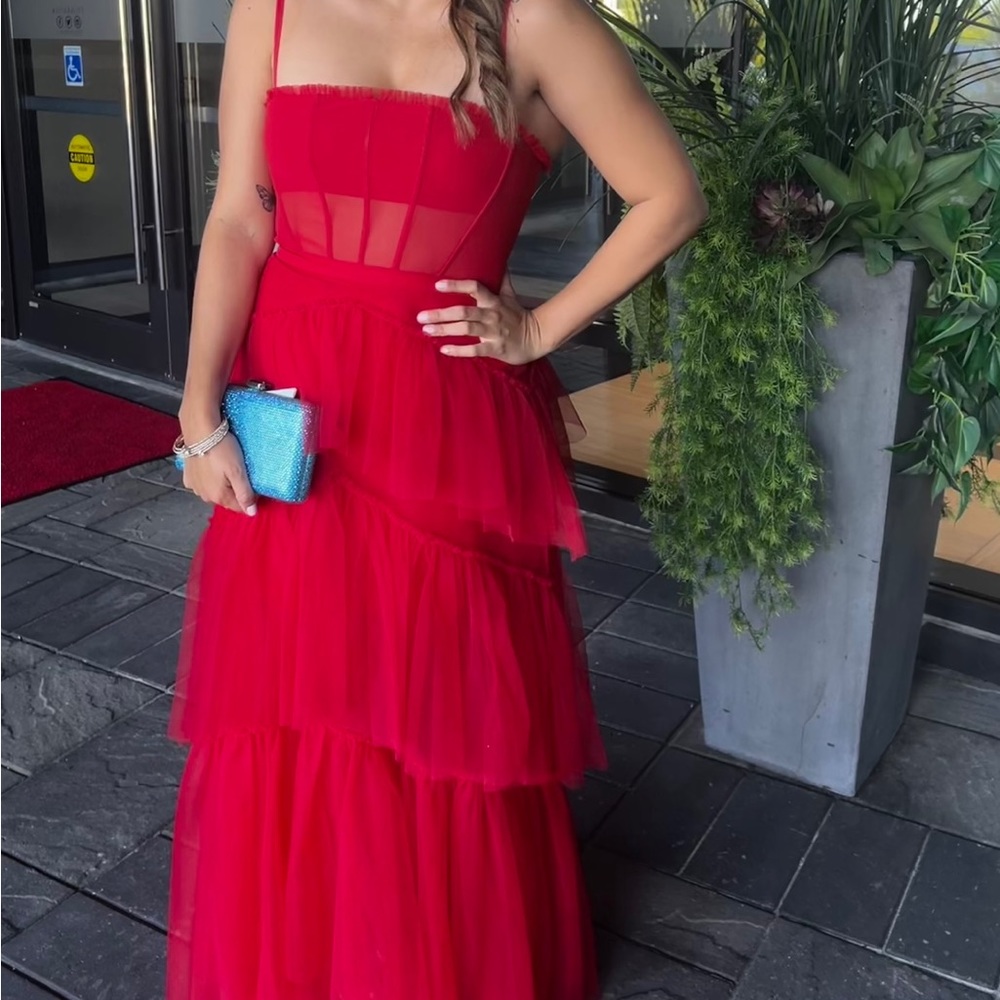 Red dress - Picture 2 of 3
